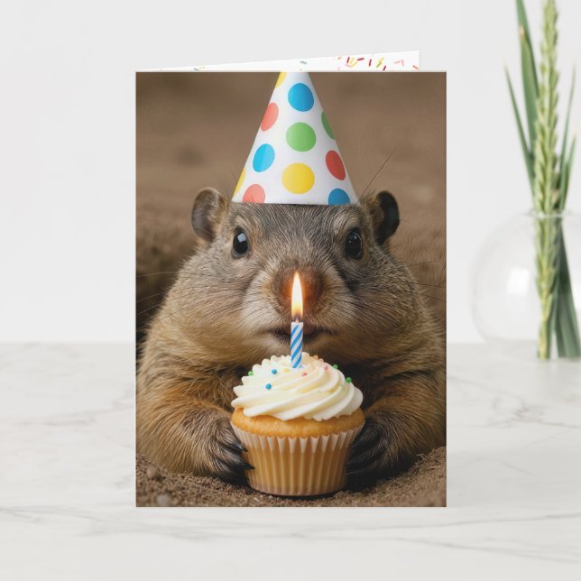 Tarjeta Cumpleaños de la marmota con cupcake (Anverso)