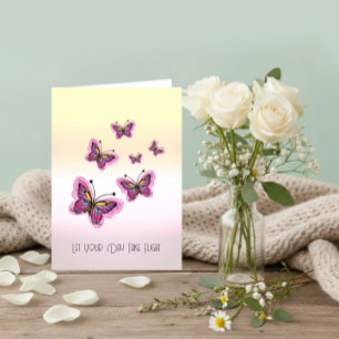 Tarjeta Cumpleaños de mariposas rosadas voladoras