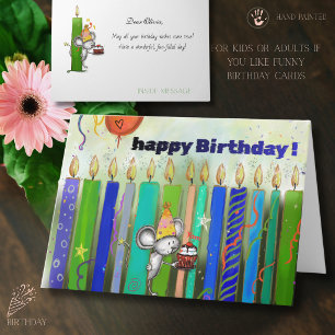 Tarjeta Cumpleaños de ratón caprichoso y velas coloridas