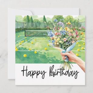 Tarjeta Cumpleaños de tenis con mujer sosteniendo flor en