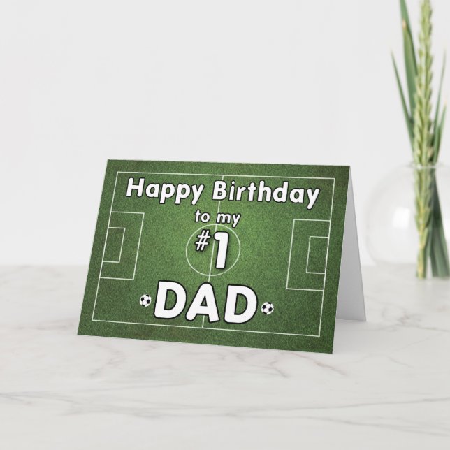 Tarjeta Cumpleaños del Fútbol de Papá con Campo de Grass y (Anverso)