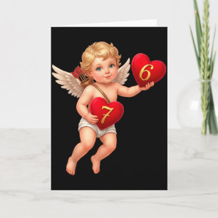 Tarjeta Cupido sosteniendo 6 y 7 corazones meme del día de