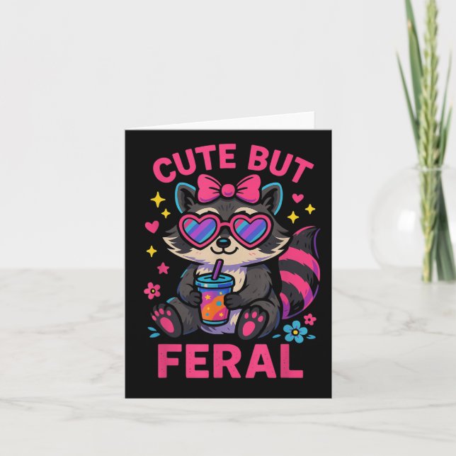 Tarjeta Cute But Feral Raccoon Meme Divertido Animal Gles  (Anverso)