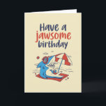 Tarjeta Cute Guay Shark Pun Funny Jawsome Cumpleaños<br><div class="desc">Graciosa y linda tarjeta de cumpleaños para los que aman los juegos de palabras y el humor. La forma perfecta de desear a sus amigos y familiares un feliz cumpleaños. Visita nuestra tienda para más colección de tarjetas de cumpleaños. Encontrarás algo genial, humorístico y a veces sarcástico tarjetas de cumpleaños...</div>