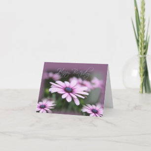 Tarjeta Daisies rosados Feliz cumpleaños