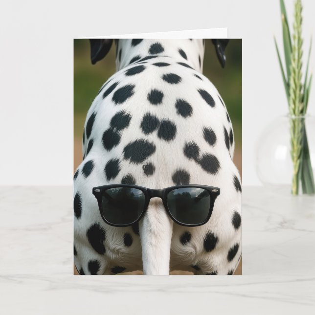 Tarjeta Dálmata de cumpleaños con gafas de sol en la cola (Anverso)