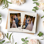 Tarjeta de agradecimiento a Boda de fotos de Scrap<br><div class="desc">exprese su más sincero agradecimiento con nuestra tarjeta de agradecimiento a nuestro Boda fotográfico Scrapbook. Esta hermosa tarjeta es un tributo a los momentos preciados y al amor compartido en tu día especial. El frente de la tarjeta muestra una deliciosa disposición estilo scrapbook, enmarcando perfectamente dos de tus fotos más...</div>