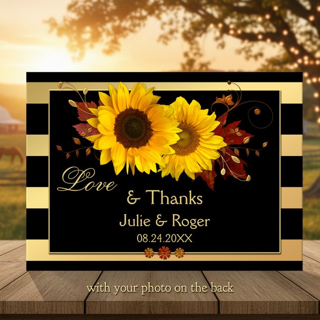Tarjeta de agradecimiento a la Boda de fotos de la (Thank You card featuring festive sunflowers, fall leaves and floral swirls on chic gold stripes)