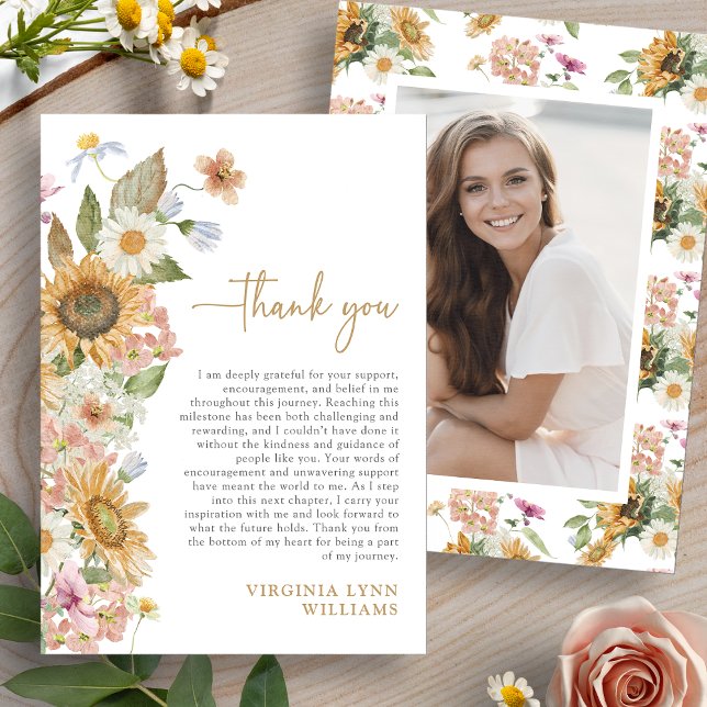 Tarjeta de agradecimiento a la graduación de fotos (Sunflower Photo Graduation Thank You Card by Painted Paperie
)