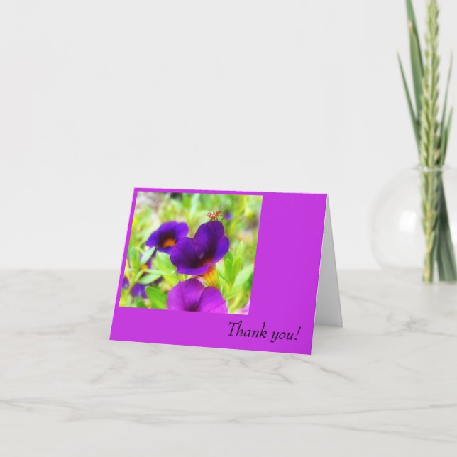 Tarjeta de agradecimiento a las flores moradas y a (Anverso)