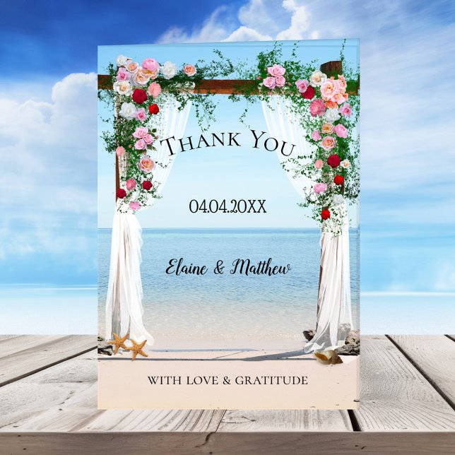 Tarjeta de agradecimiento a los Bodas de Beach Arb (Wedding Thank You note card featuring a floral arbor with roses on the beach and your custom photo)