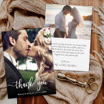 Tarjeta de agradecimiento a los Bodas fletados a m<br><div class="desc">Tarjeta De Agradecimiento A Los Bodas De Mano Moderna. Modern Stylish boda gracias a la plantilla de postcard que incluye una foto vertical completa en el frente con el texto superpuesto "Gracias" en una letra manuscrita de tipografía escrita a mano en blanco en la imagen. Personalice el nombre personalizado y...</div>