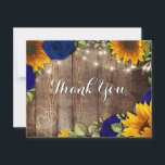 Tarjeta de agradecimiento a los Rosas del girasol<br><div class="desc">Tarjeta De Agradecimiento Rústica Para Rosas De La Marina Y El Girasol. ¡Una gran carta donde puedes darte las gracias por cualquier cosa, boda, cumpleaños y más! Flores amarillas con rosas rojas y aliento de bebé blanco sobre un fondo rústico de madera. Luces de viento cuelgan desde arriba con un...</div>
