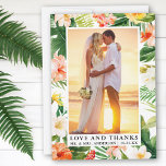 Tarjeta De Agradecimiento Acuarela Tropical Coral Floral Amor y Gracias<br><div class="desc">Elegante acuarela Floral de coral tropical,  vegetación y hojas de palmera Novia y Groom Amor y agradecimiento Boda Foto Gracias Tarjeta</div>