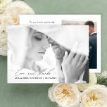 Tarjeta De Agradecimiento Amor y gracias Boda fotográfico de caligrafía mode<br><div class="desc">Gracias a sus invitados por ser parte de su día especial con una hermosa tarjeta de agradecimiento de Boda de fotos de Love & Gracias por caligrafía moderna. Esta magnífica carta presenta un elegante y moderno tipo de letra caligráfica y dos dulces fotos, una de sangrado completo. Además, la parte...</div>