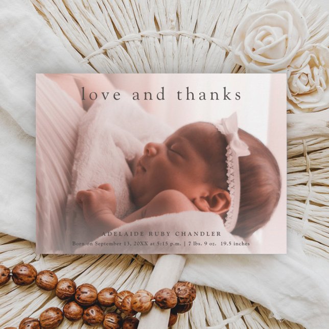 Tarjeta De Agradecimiento Amor y gracias Simple Minimal Photo Baby (Simple typographic love and thanks full bleed baby photo birth announcement thank you card.)