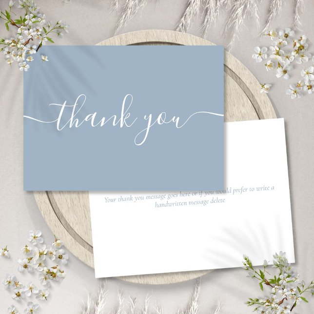 Tarjeta De Agradecimiento Azul Polvoriento Sencillo Moderno Elegante Script (Dusty Blue Simple Modern Elegant Script Thank You Card)