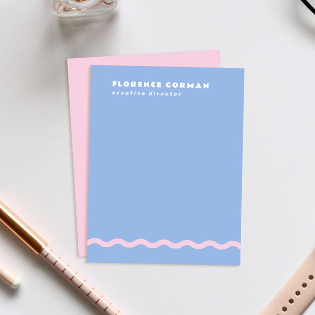 Tarjeta De Agradecimiento Azul Polvoriento y Marco Ondulado Rosa Pálido Pers (soft periwinkle blue personal stationery note cards with shell pink backer and wavy line detail)