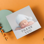 Tarjeta De Agradecimiento Baby Gift Gracias Al Recién Nacido Baby Shower<br><div class="desc">Baby Gift Gracias recién nacido Baby Shower Gracias Cartas, muestra tu foto favorita con el texto "Gracias" en un elegante y moderno guión negro en la parte delantera y una foto adicional y tu mensaje personalizado al revés. Personalice editando el texto en los cuadros de texto proporcionados. FOTO TIP: centra...</div>