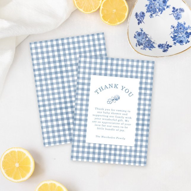 Tarjeta De Agradecimiento Baby Shower Classic Blue Gingham Rattle Boy (Subido por el creador)