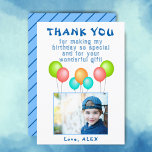 Tarjeta De Agradecimiento Balloons Kids Birthday Photo<br><div class="desc">Balloons Kids Birthday Photo You Card. Gracias tarjeta de cumpleaños de globo para la fiesta de cumpleaños de los niños. Este diseño está decorado con globos de colores rojo,  azul,  rosa y verde. Personalice la tarjeta con el nombre de su hijo,  mensaje de agradecimiento y foto.</div>