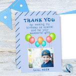 Tarjeta De Agradecimiento Balloons Kids Birthday Photo<br><div class="desc">Balloons Kids Birthday Photo You Card. Gracias tarjeta de cumpleaños de globo para la fiesta de cumpleaños de los niños. Este diseño está decorado con globos de colores rojo,  azul,  rosa y verde. Personalice la tarjeta con el nombre de su hijo,  mensaje de agradecimiento y foto.</div>