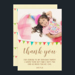 Tarjeta De Agradecimiento Bandera de Bunting de Cute Fun Kid BIrthday Foto<br><div class="desc">Cute banner foto de cumpleaños de la bandera de agradecimiento para tu fiesta de cumpleaños de chica o niño. ¡Gracias a tu invitado por venir a la fiesta de cumpleaños de tu hijo! El diseño tiene coloridas banderas de fiesta de cumpleaños con colores verdes, azules y rojos en un fondo...</div>