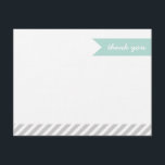 Tarjeta De Agradecimiento Bandera moderna y gris y tiras de baño gracias a l<br><div class="desc">Moda moderna de moda femenina, borde de banda náutica preppy moderno y cinta de bandera dulce con mensaje de agradecimiento o añada tu propio texto personalizado o monograma de nombre. La parte posterior tiene un patrón de rayas diagonales coordinadas. Haga clic en el botón Personalizar para cambiar fuentes y colores....</div>