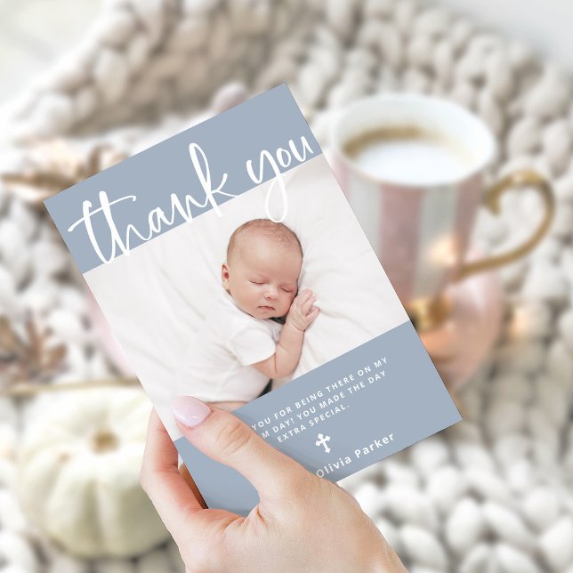 Tarjeta De Agradecimiento Bautismo | Azul mínimo simple con foto (A stylish and simple blue and white Baptism thank you card with photo)
