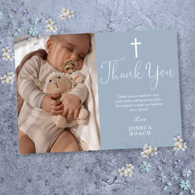 Tarjeta De Agradecimiento Bautizo de letra moderna elegante azul polvoriento (Dusty Blue Modern Elegant Script Baptism Thank You Card)