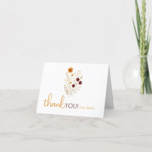 Tarjeta De Agradecimiento Bebé en el florecimiento de flores silvestres de o