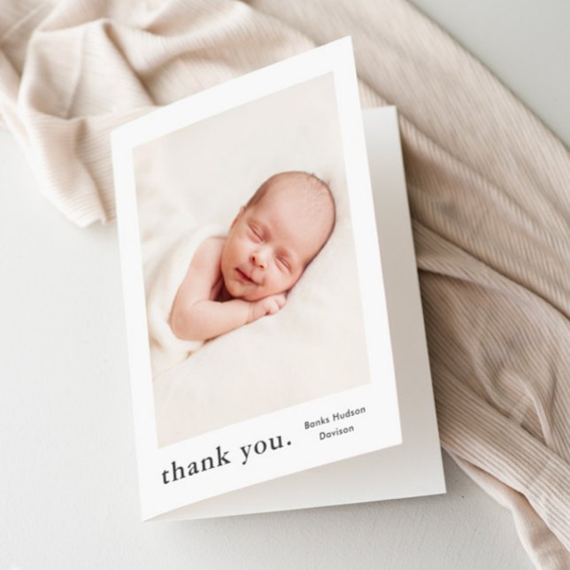 Tarjeta De Agradecimiento Bebé fotográfico simple (Simple typography baby photo thank you card.)
