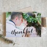 Tarjeta De Agradecimiento Black Thankful Modern Calligraphy Boda de fotograf<br><div class="desc">Tarjeta de agradecimiento de foto | Gracias a la familia y amigos por ser parte de tu día especial con esta tarjeta de agradecimiento de boda de personalizable. Esta tarjeta de agradecimiento fotográfico presenta caligrafía moderna. Personalice agregando sus detalles. Esta tarjeta de agradecimiento del boda de fotos está disponible en...</div>