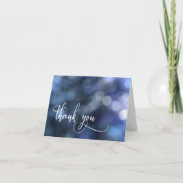Tarjeta De Agradecimiento Blue Bokeh Light/Tipografía 32 Gracias por la Boda