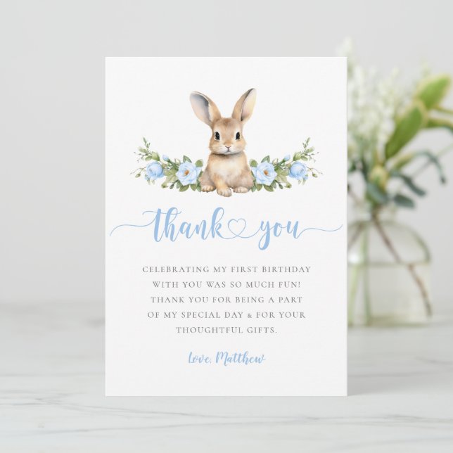 Tarjeta De Agradecimiento Blue Floral Spring Rabbit Some Bunny 1st Birthday (Anverso de pie)