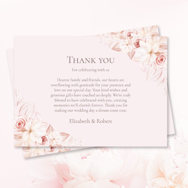 Tarjeta De Agradecimiento Boda Boho Pale Pink Roses (Boho Pale Pink Roses Wedding Thank You Card on table with pink roses.)