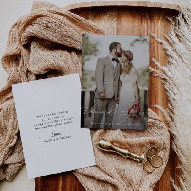 Tarjeta De Agradecimiento boda con letras delicadas gracias foto (Subido por el creador)