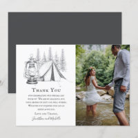 Boda de acampada de carpas, farolillos y bosquejos