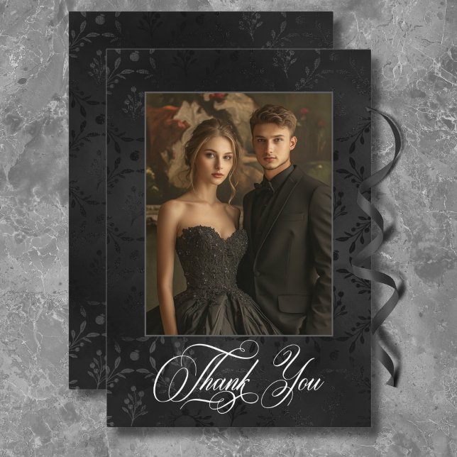 Tarjeta De Agradecimiento Boda de Damasco de Satén Floral Negro Gótico Oscur (Dark Gothic Black Floral Satin Damask Wedding Thank You Card)