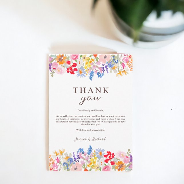 Tarjeta De Agradecimiento Boda de escritura de flores silvestres de primaver (Modern spring garden wildflowers script wedding thank you card)