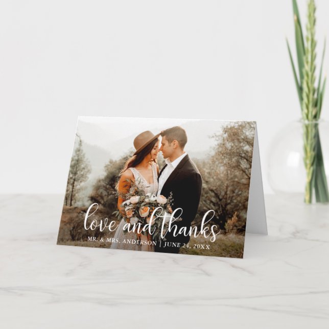 Tarjeta De Agradecimiento Boda de escritura moderna amor y gracias doblado (Anverso)