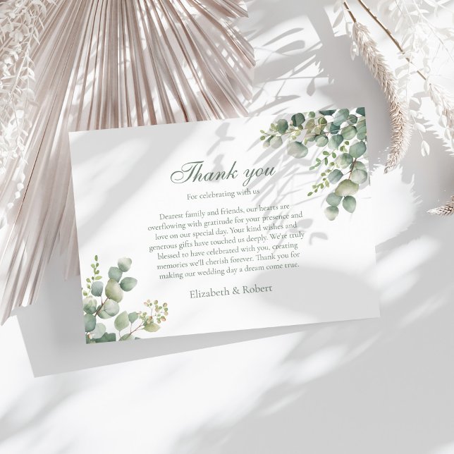 Tarjeta De Agradecimiento Boda de Eucalyptus (Modern Greenery Eucalyptus Wedding Thank You Card on a sunny white table with neutral boho decor.)