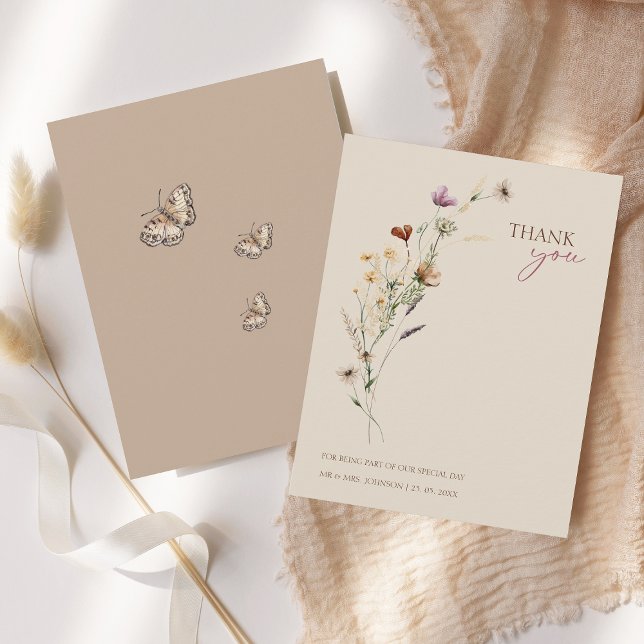 Tarjeta De Agradecimiento Boda de Flores Silvestres Rústicas Marrones y Mari (Rustic Brown Wildflowers and Butterflies Wedding Thank You Card)