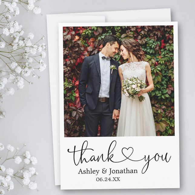 Tarjeta De Agradecimiento Boda de fotografía cardiaca caligráfica moderna (Customize to change your personalized text size or text style.)