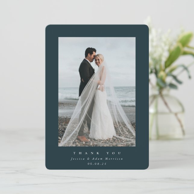 Tarjeta De Agradecimiento Boda de fotografía individual ultramínimo y verde  (Anverso de pie)