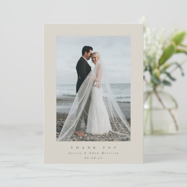 Tarjeta De Agradecimiento Boda de fotografía simple ultra mínimo Beige (Anverso de pie)