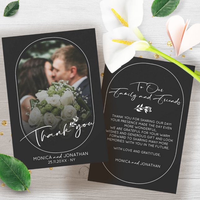 Tarjeta De Agradecimiento Boda de fotografías modernas en blanco y negro (Modern Minimalist One Photo Script Wedding Thank You Card Black and White)