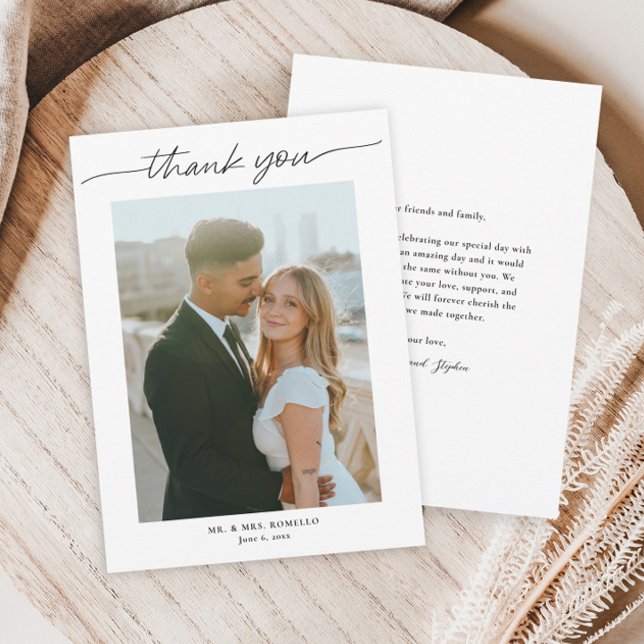 Tarjeta De Agradecimiento Boda de fotografías sencillas con guión moderno (Simple black and white script wedding thank you card.)