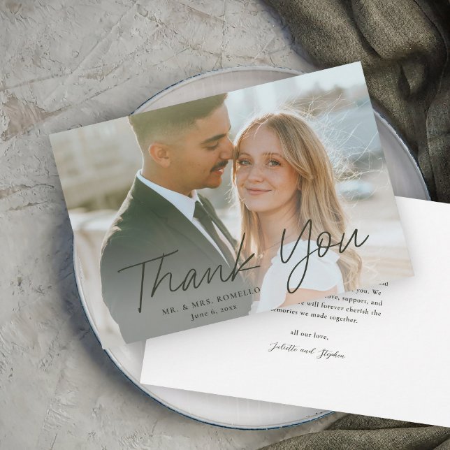 Tarjeta De Agradecimiento Boda de fotografías sencillas con guión moderno (Modern script photo wedding thank you card.)