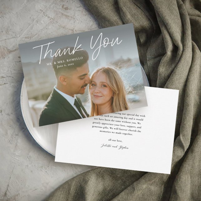 Tarjeta De Agradecimiento Boda de fotografías sencillas con guión moderno (Modern script typography simple wedding photo thank you card.)